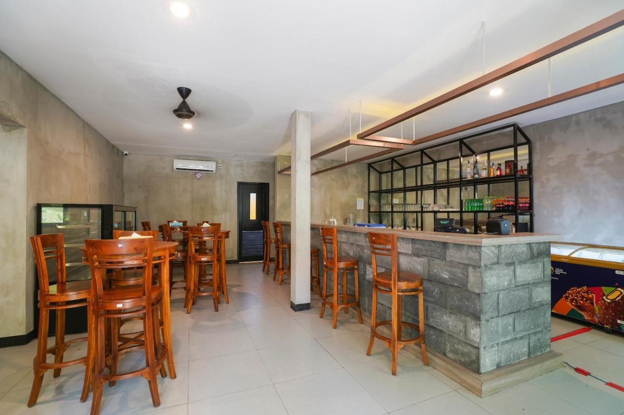 Oyo 1992 China Town Hotel Bali Kuta Lombok Exterior foto