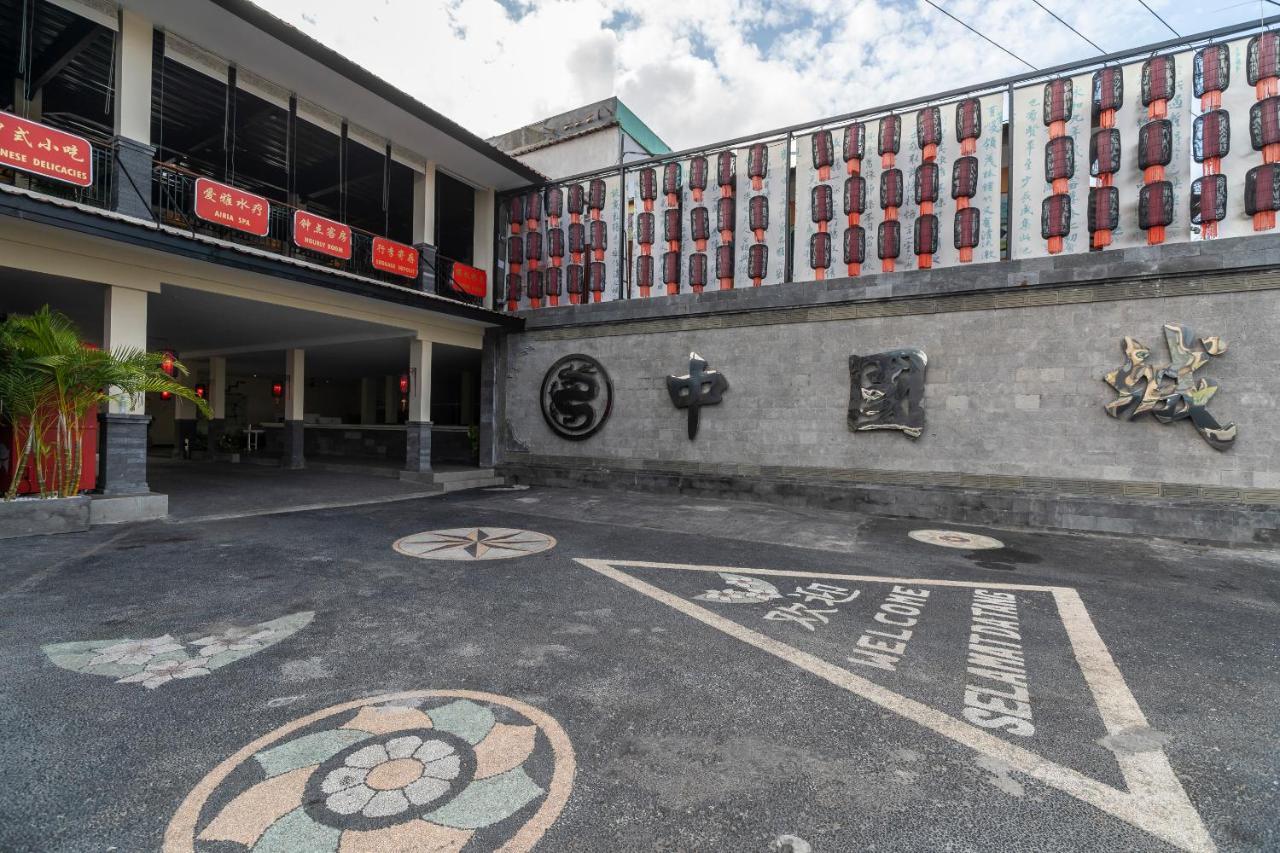 Oyo 1992 China Town Hotel Bali Kuta Lombok Exterior foto